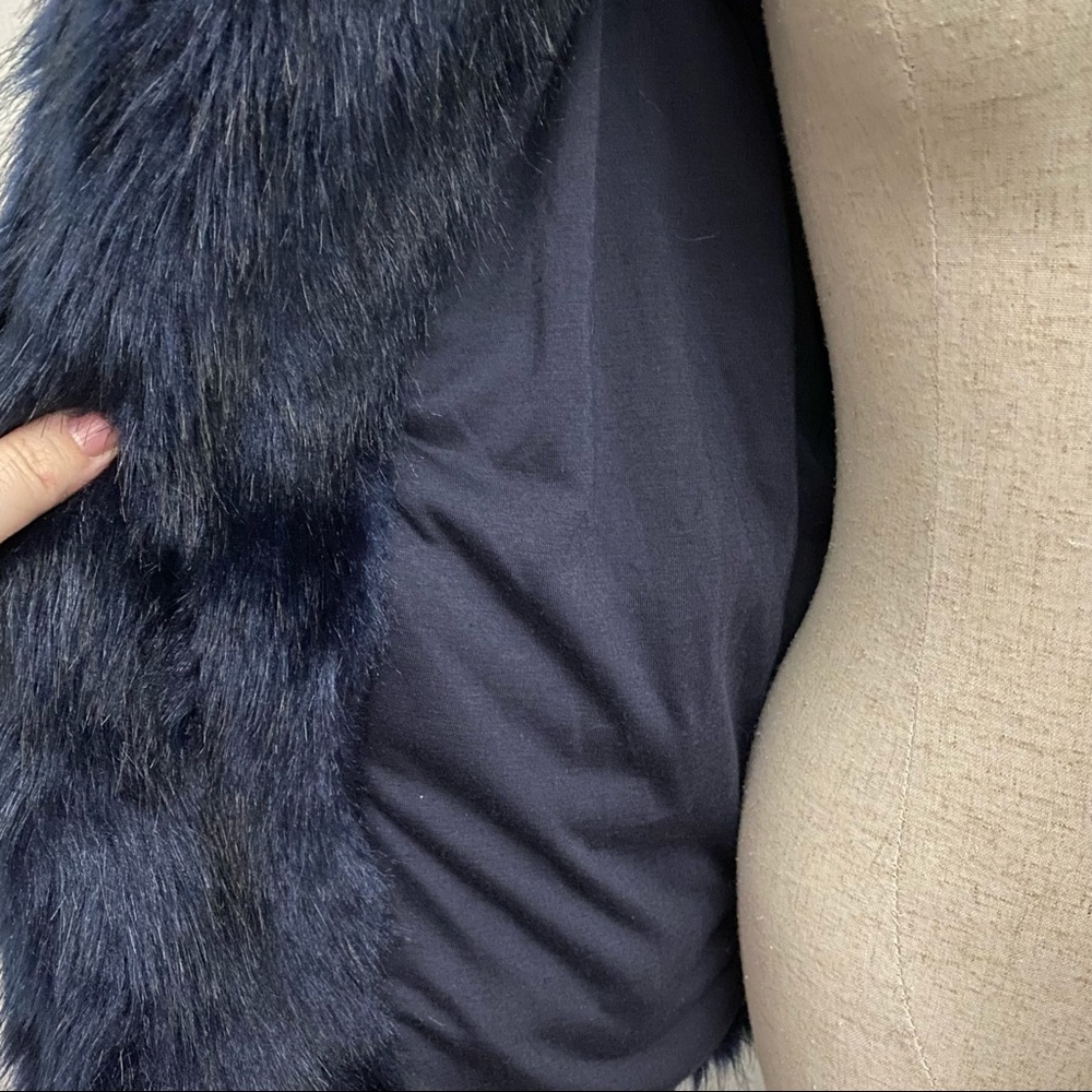 Honey Punch Dark Blue Faux Fur Vest Super Soft Size S/M - Picture 4 of 15
